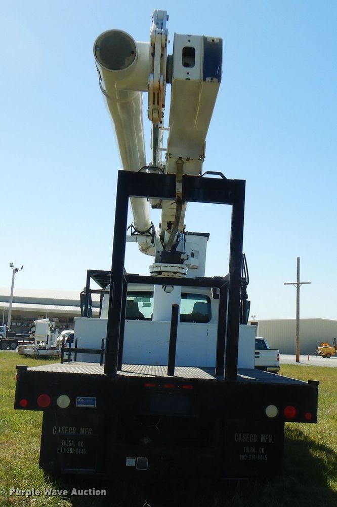image for item FW9762 2003 International 4300  bucket truck