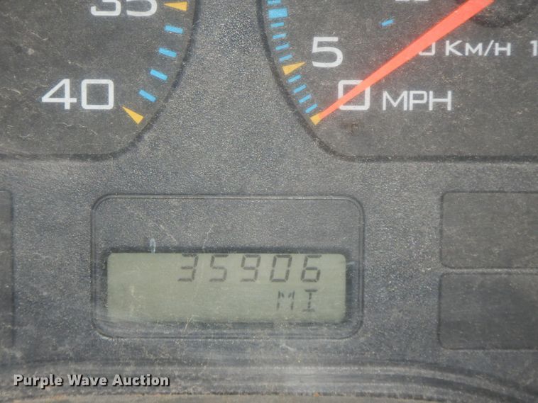 image for item FW9762 2003 International 4300  bucket truck