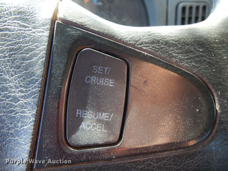 image for item FW9762 2003 International 4300  bucket truck