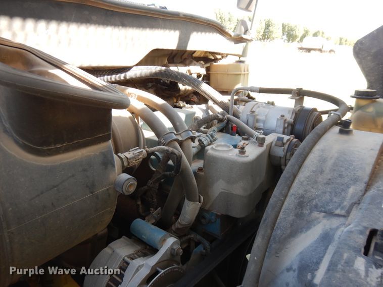 image for item FW9762 2003 International 4300  bucket truck