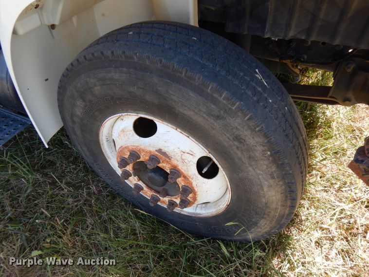 image for item FW9762 2003 International 4300  bucket truck