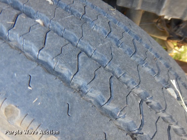 image for item FW9762 2003 International 4300  bucket truck