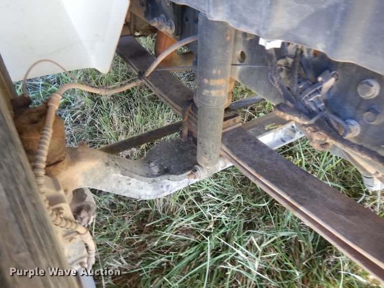 image for item FW9762 2003 International 4300  bucket truck