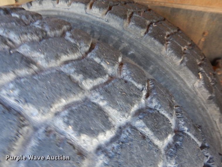 image for item FW9762 2003 International 4300  bucket truck