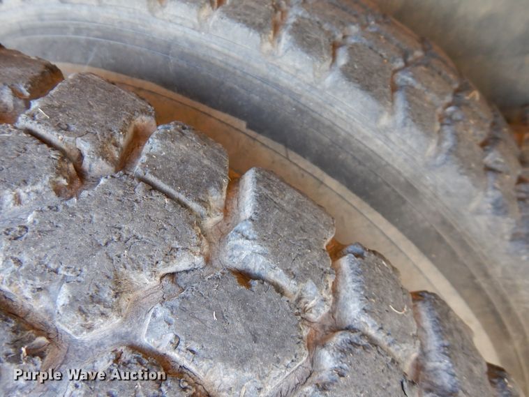 image for item FW9762 2003 International 4300  bucket truck