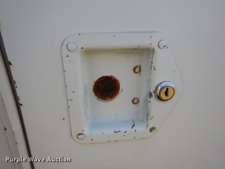 image for item FW9762 2003 International 4300  bucket truck