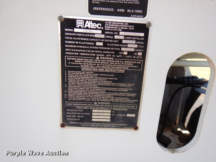 image for item FW9762 2003 International 4300  bucket truck