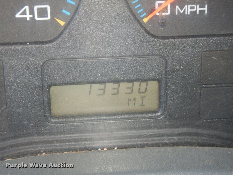 image for item FW9763 2003 International 4300  bucket truck