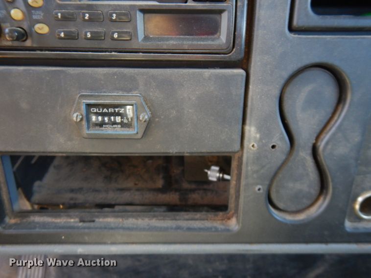 image for item FW9763 2003 International 4300  bucket truck