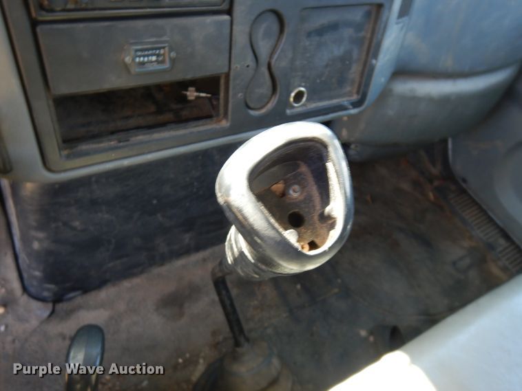 image for item FW9763 2003 International 4300  bucket truck