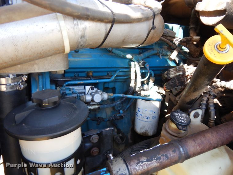 image for item FW9763 2003 International 4300  bucket truck