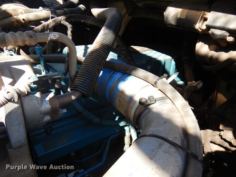 image for item FW9763 2003 International 4300  bucket truck