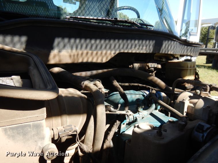 image for item FW9763 2003 International 4300  bucket truck