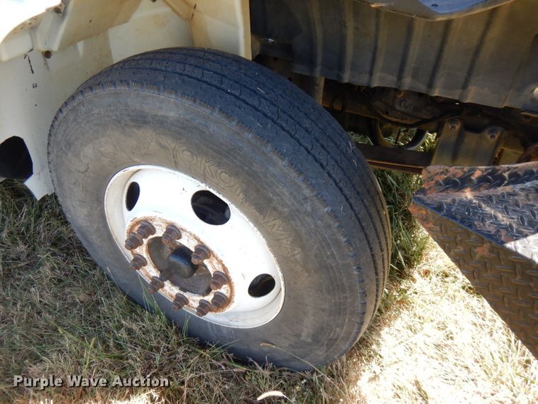 image for item FW9763 2003 International 4300  bucket truck