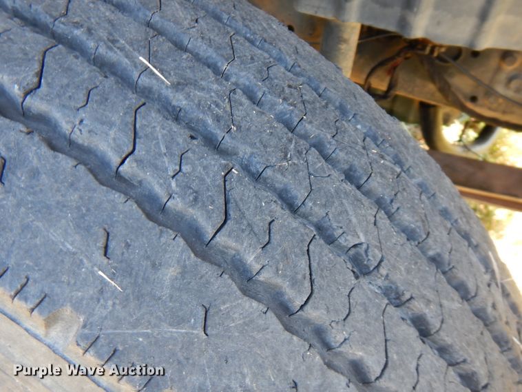 image for item FW9763 2003 International 4300  bucket truck