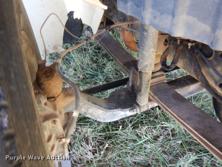 image for item FW9763 2003 International 4300  bucket truck