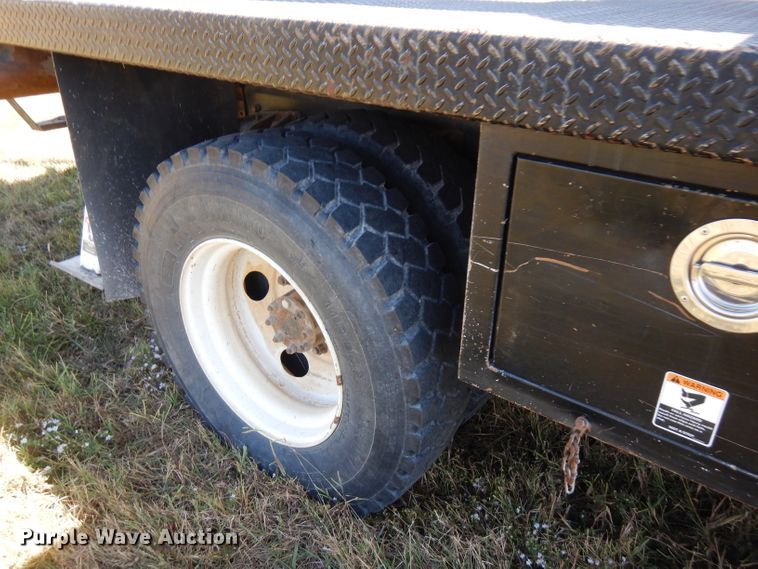 image for item FW9763 2003 International 4300  bucket truck