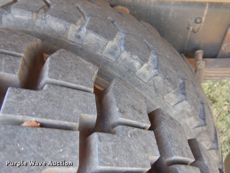 image for item FW9763 2003 International 4300  bucket truck