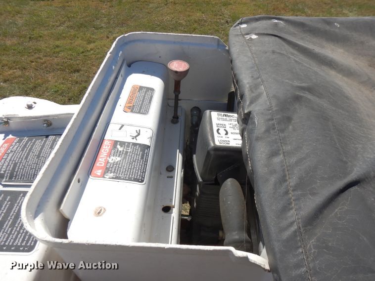 image for item FW9763 2003 International 4300  bucket truck