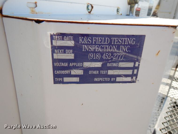 image for item FW9763 2003 International 4300  bucket truck