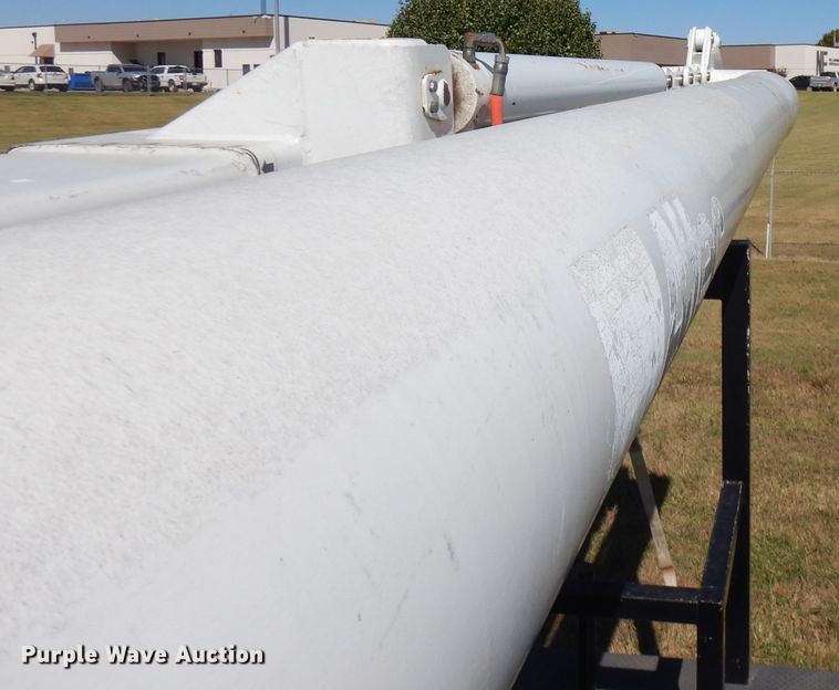 image for item FW9763 2003 International 4300  bucket truck