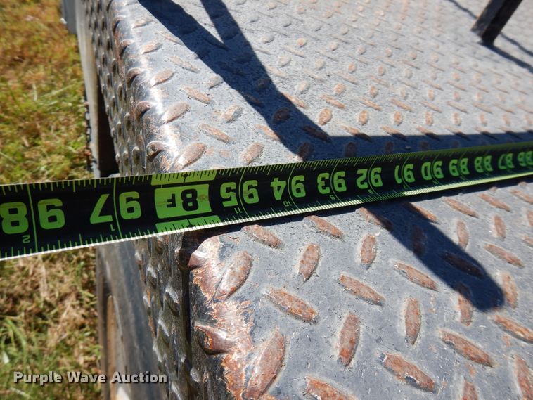 image for item FW9763 2003 International 4300  bucket truck