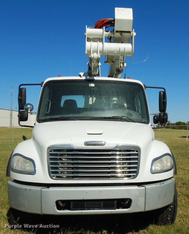 image for item FW9764 2010 Freightliner Business Class M2  bucket truck