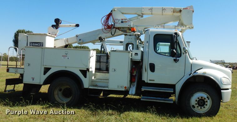 image for item FW9764 2010 Freightliner Business Class M2  bucket truck