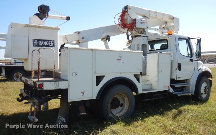 image for item FW9764 2010 Freightliner Business Class M2  bucket truck
