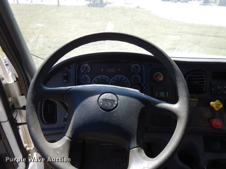 image for item FW9764 2010 Freightliner Business Class M2  bucket truck