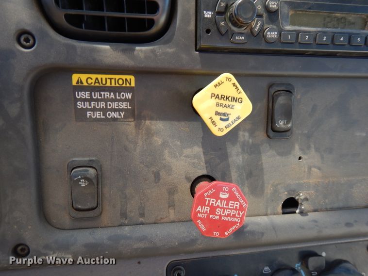 image for item FW9764 2010 Freightliner Business Class M2  bucket truck