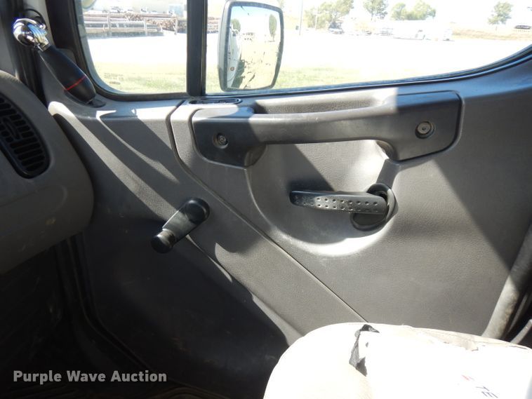 image for item FW9764 2010 Freightliner Business Class M2  bucket truck