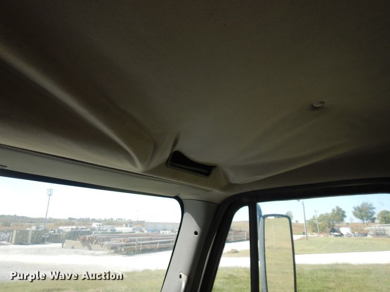 image for item FW9764 2010 Freightliner Business Class M2  bucket truck