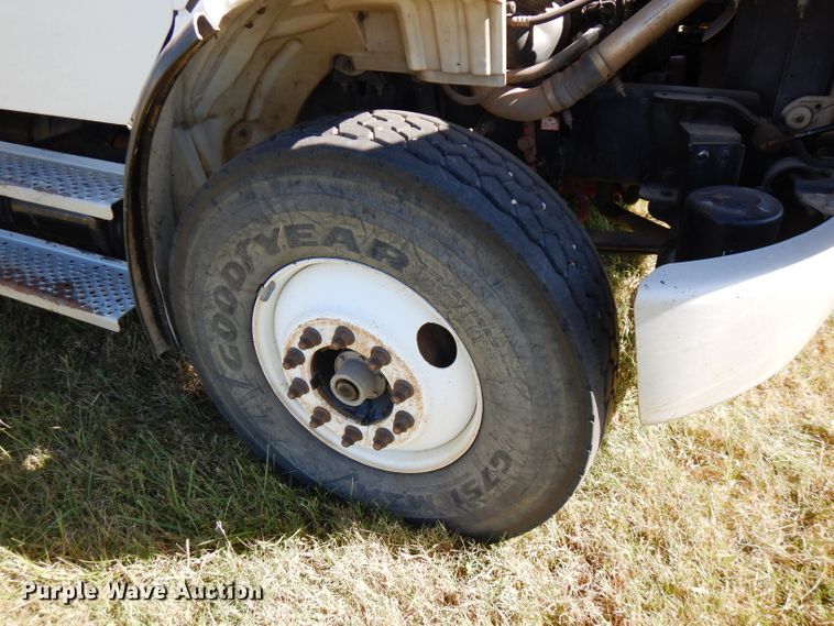 image for item FW9764 2010 Freightliner Business Class M2  bucket truck