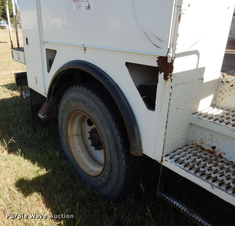 image for item FW9764 2010 Freightliner Business Class M2  bucket truck