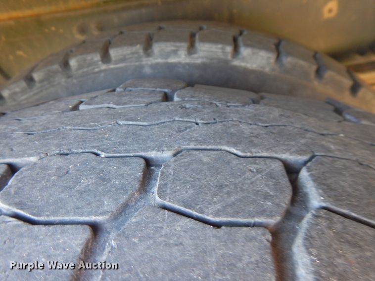 image for item FW9764 2010 Freightliner Business Class M2  bucket truck