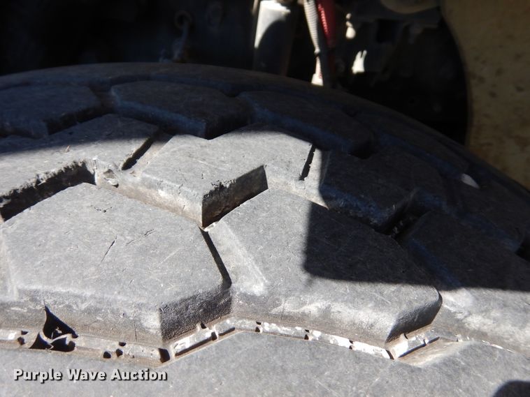 image for item FW9764 2010 Freightliner Business Class M2  bucket truck