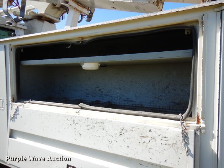 image for item FW9764 2010 Freightliner Business Class M2  bucket truck