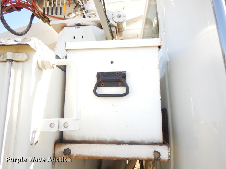 image for item FW9764 2010 Freightliner Business Class M2  bucket truck