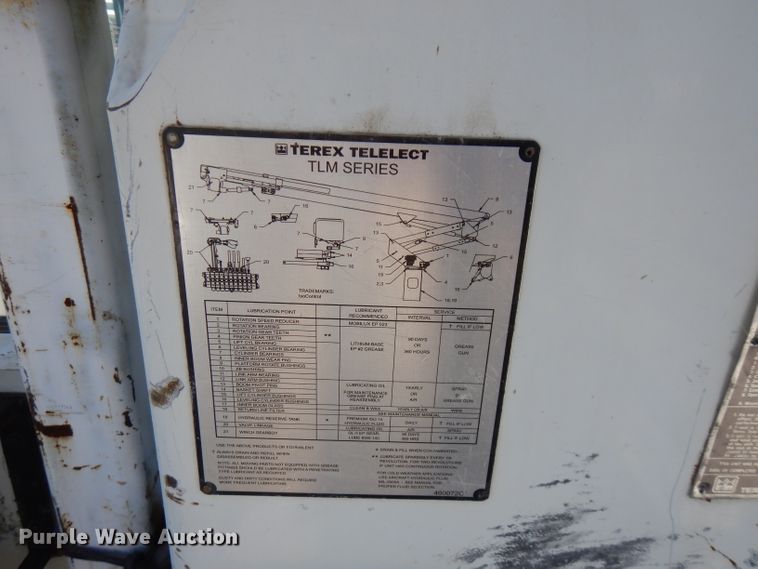 image for item FW9764 2010 Freightliner Business Class M2  bucket truck