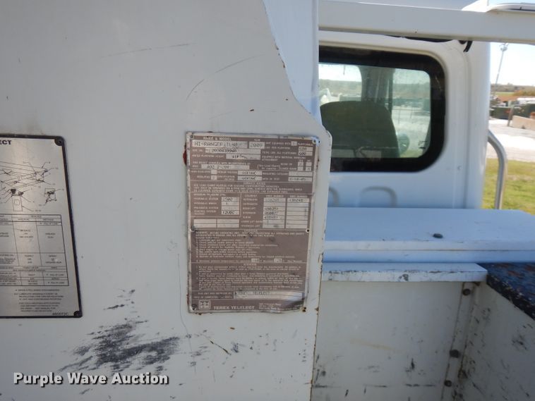 image for item FW9764 2010 Freightliner Business Class M2  bucket truck