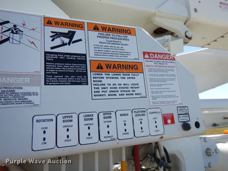 image for item FW9764 2010 Freightliner Business Class M2  bucket truck