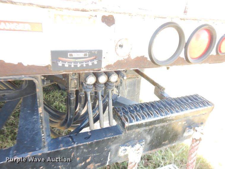 image for item FW9764 2010 Freightliner Business Class M2  bucket truck