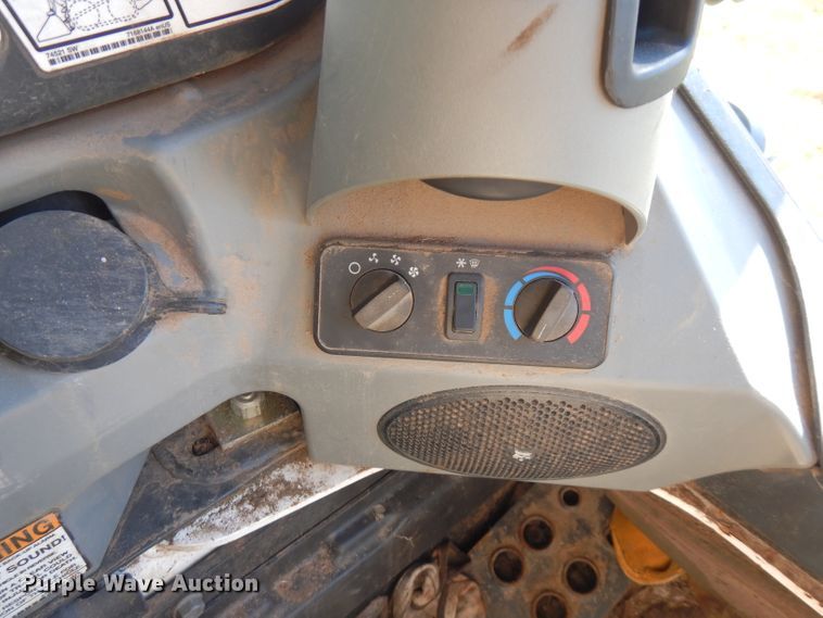 image for item FW9767 2015 Bobcat T870  tracked skid steer loader