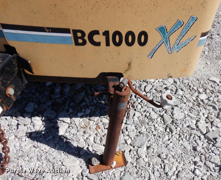 image for item FW9769 2004 Vermeer BC1000XL wood chipper