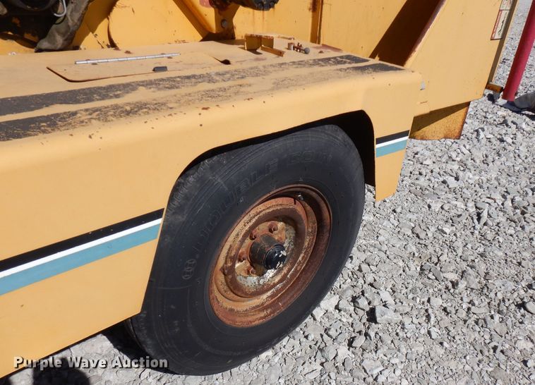 image for item FW9769 2004 Vermeer BC1000XL wood chipper