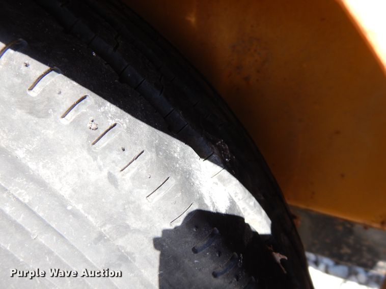 image for item FW9769 2004 Vermeer BC1000XL wood chipper