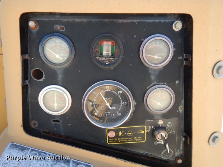 image for item FW9769 2004 Vermeer BC1000XL wood chipper