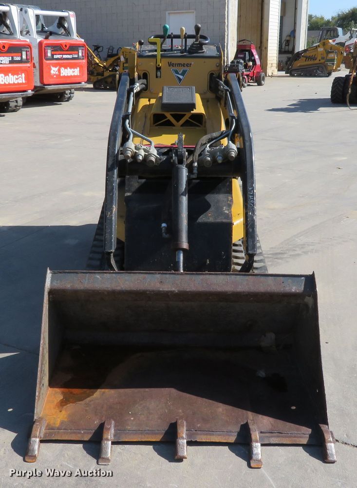 image for item GI9233 2016 Vermeer S725TX  compact utility loader