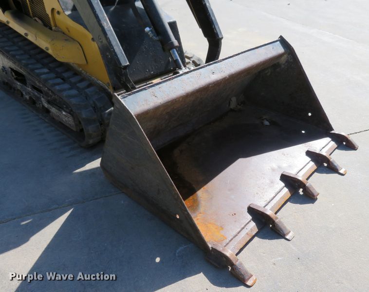 image for item GI9233 2016 Vermeer S725TX  compact utility loader